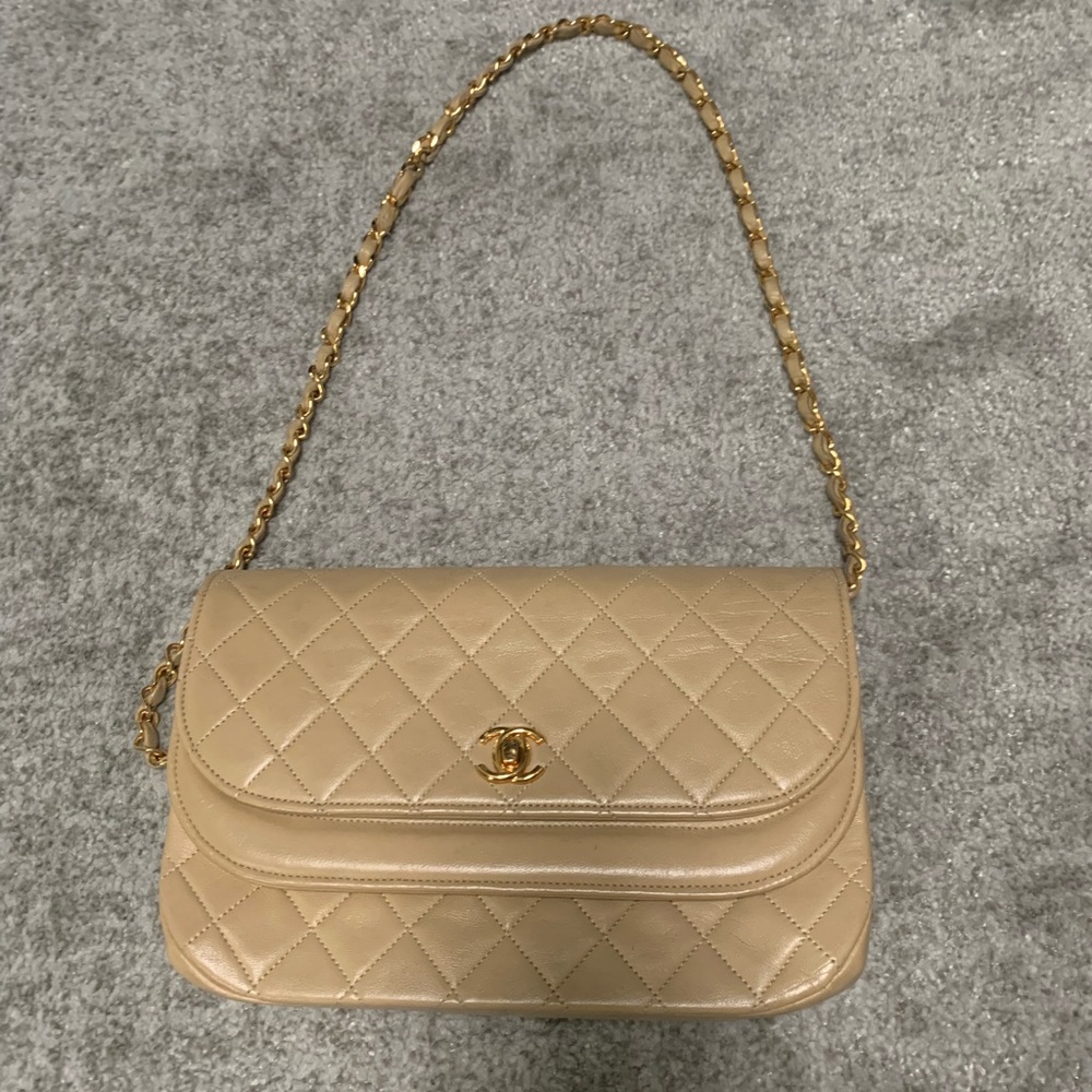 Chanel beige shoulder bag